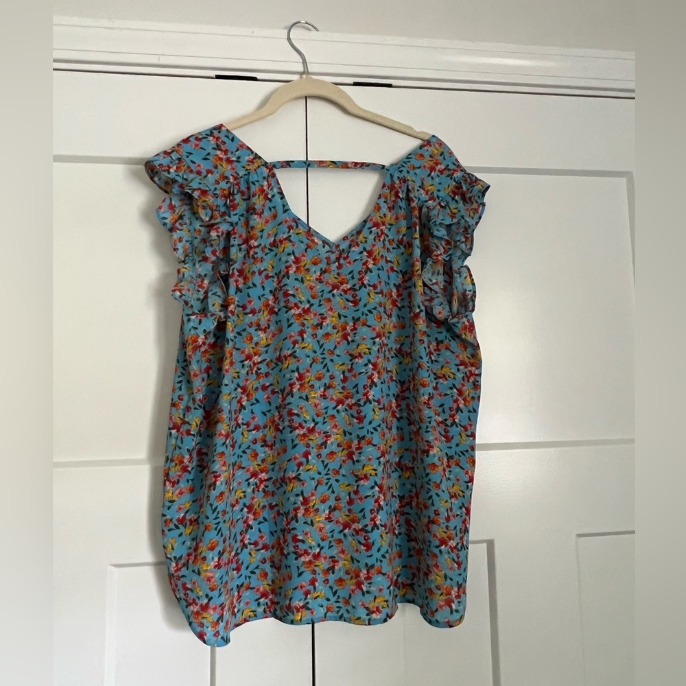 LOFT Blue Flower Patterned Top EUC Size M